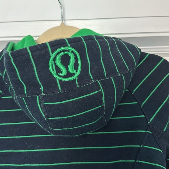 Lululemon scuba hoodie size 2 - Picture 3 of 5